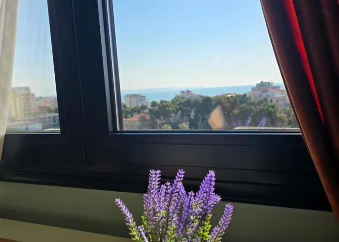 Sunny - Sea View