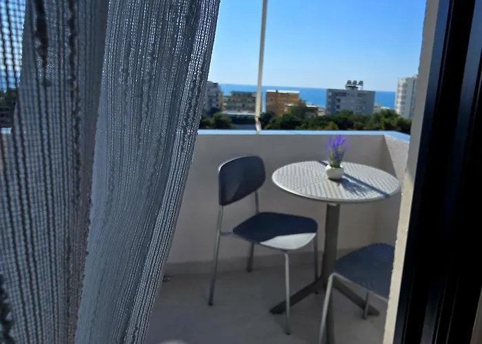 Sunny - Sea View 公寓 *