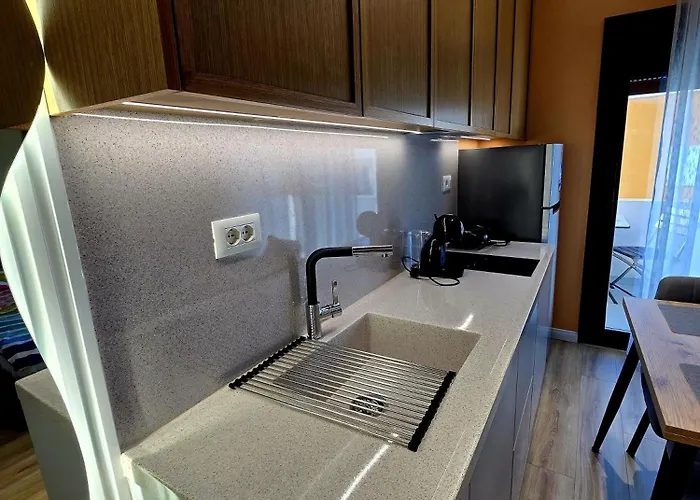 Sunny - Sea View 公寓